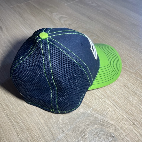 seattle seahawks fitted hat - Picture 3 of 4